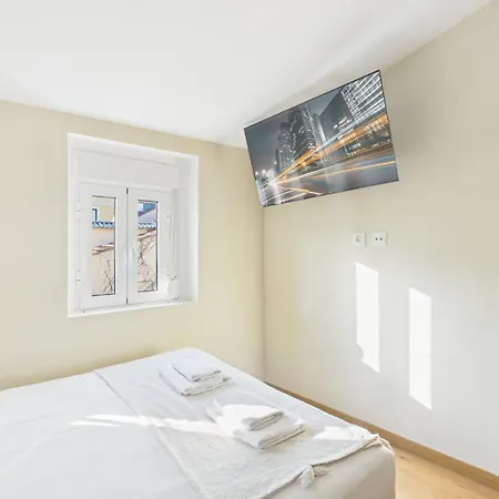 2br Terrace With Tagus View - Air-conditioned | By Airnest Lisbon